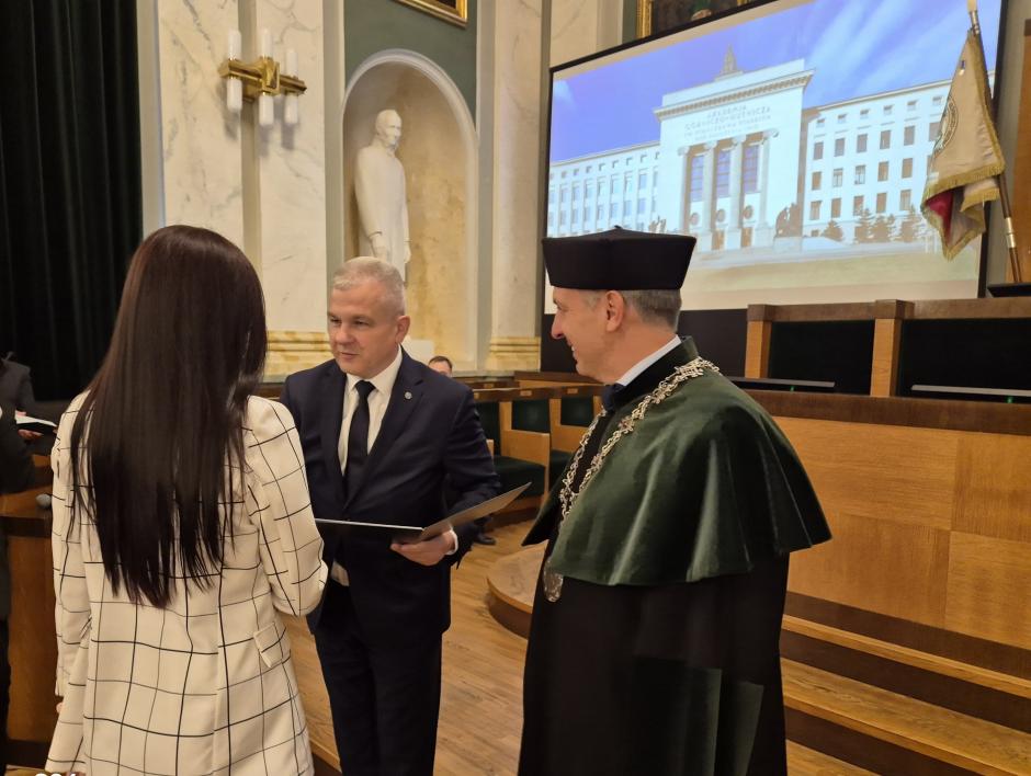 Zakończenie studiów podyplomowych BHP na Akademii Górniczo-Hutniczej