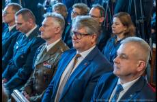 goście wydarzenia , na pierwszym planie okręgowy inspektor pracy w Krakowie