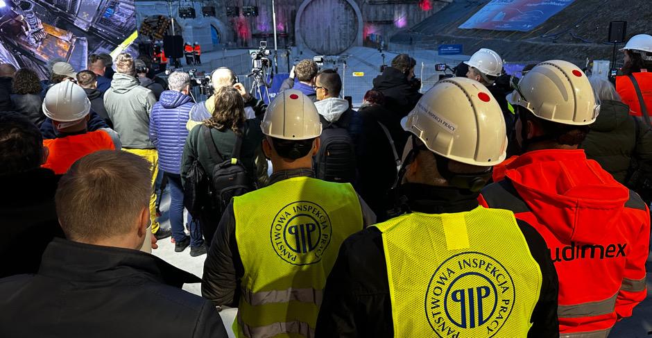 Przebicie tunelu na linii kolejowej Limanowa – Klęczany z udziałem Okręgowego Inspektora Pracy w Krakowie